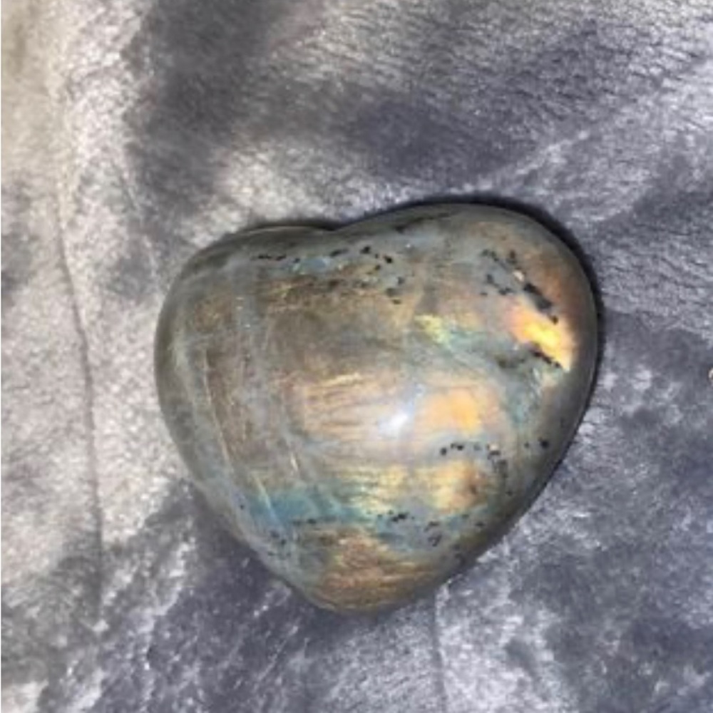 labradorite crystal heart